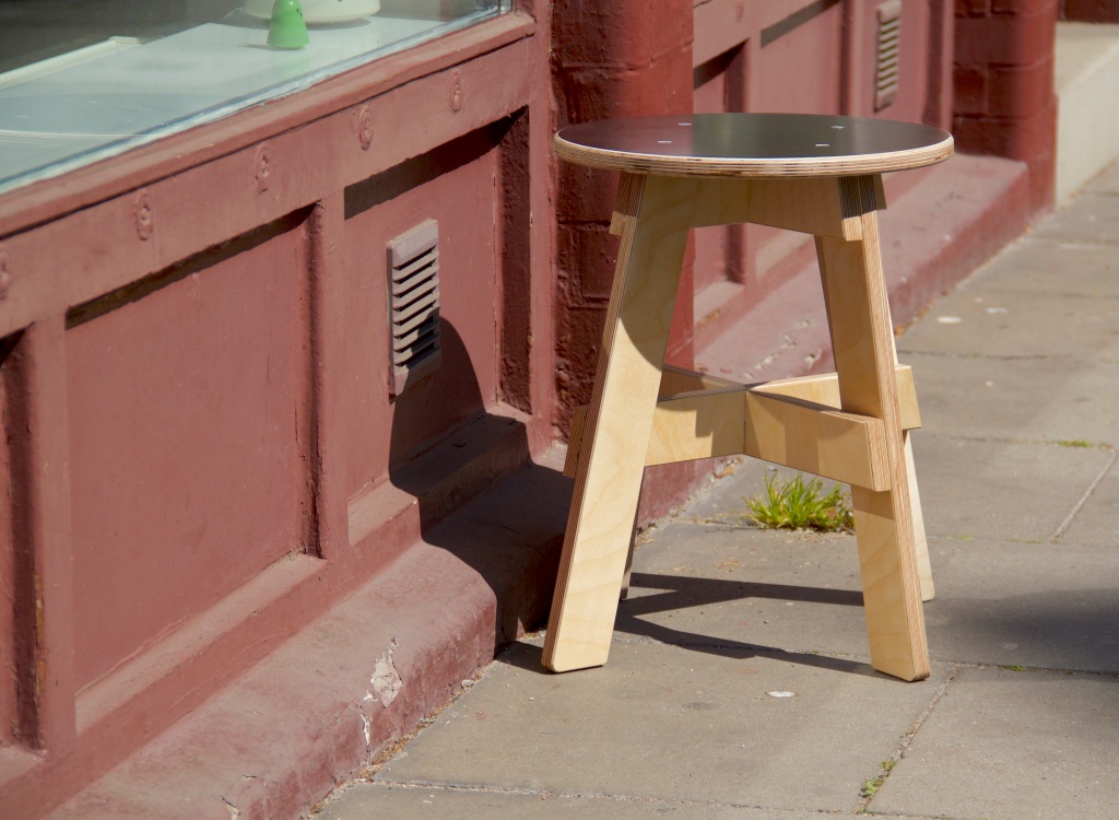 Simple stool